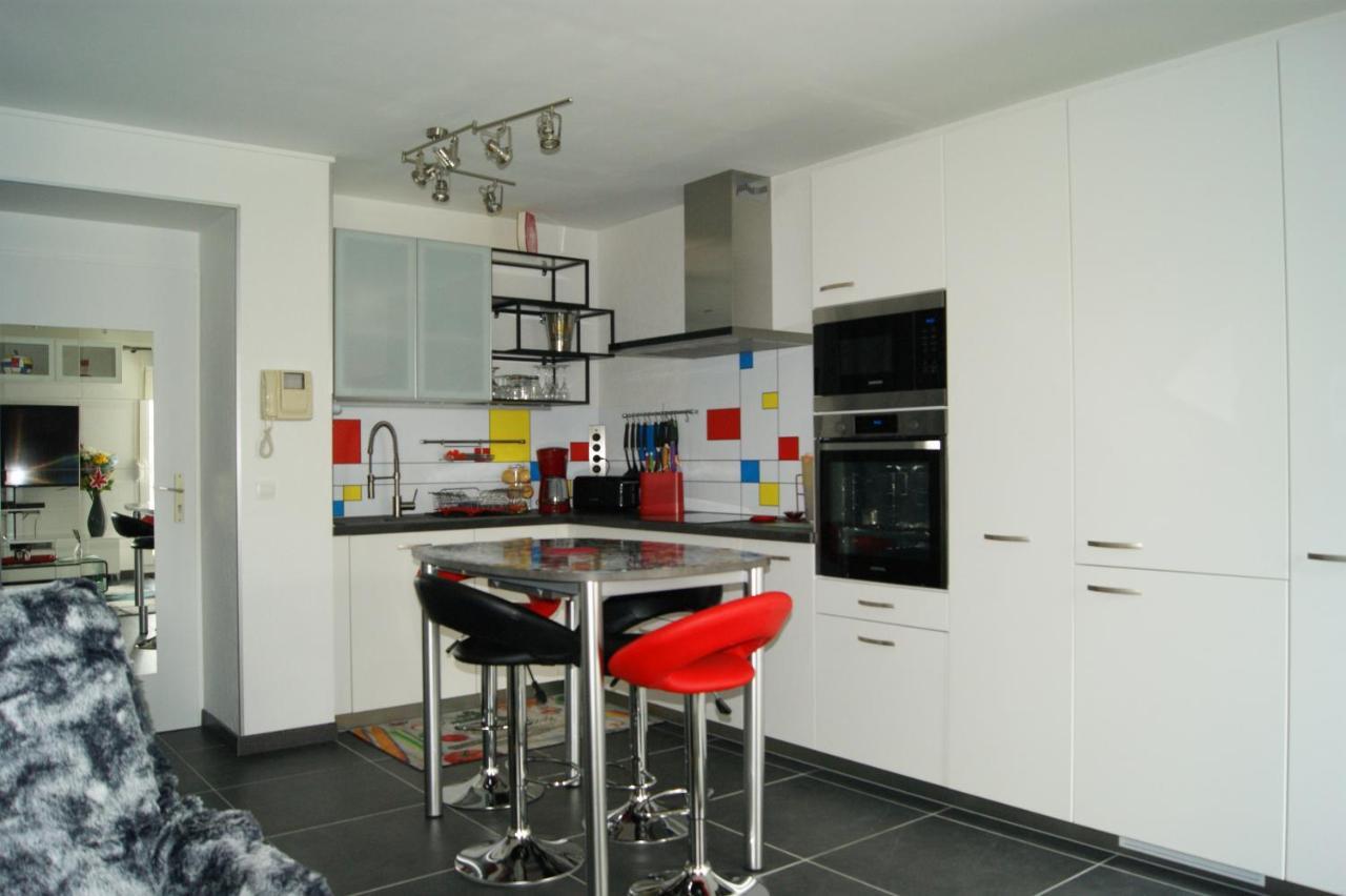 Apartamento Victoria-T2-41m2-Balcon, wifi, linge, produits, ménage inclus Reims Exterior foto